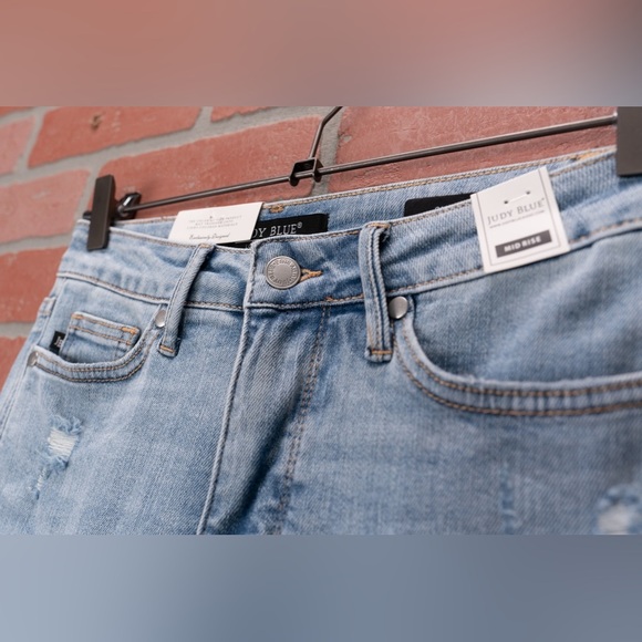 Judy Blue Skinny Jeans - Light Wash - Picture 8 of 14